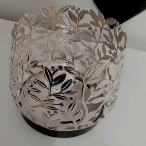 Bath and Body Works Candle 3 wick holder